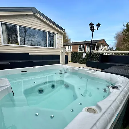 Lovely Private Hot Tub Cabin With Free Golf Swarland Exterior foto