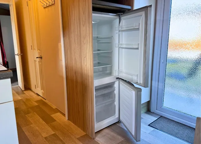 Lovely Private Hot Tub Cabin With Free Golf
