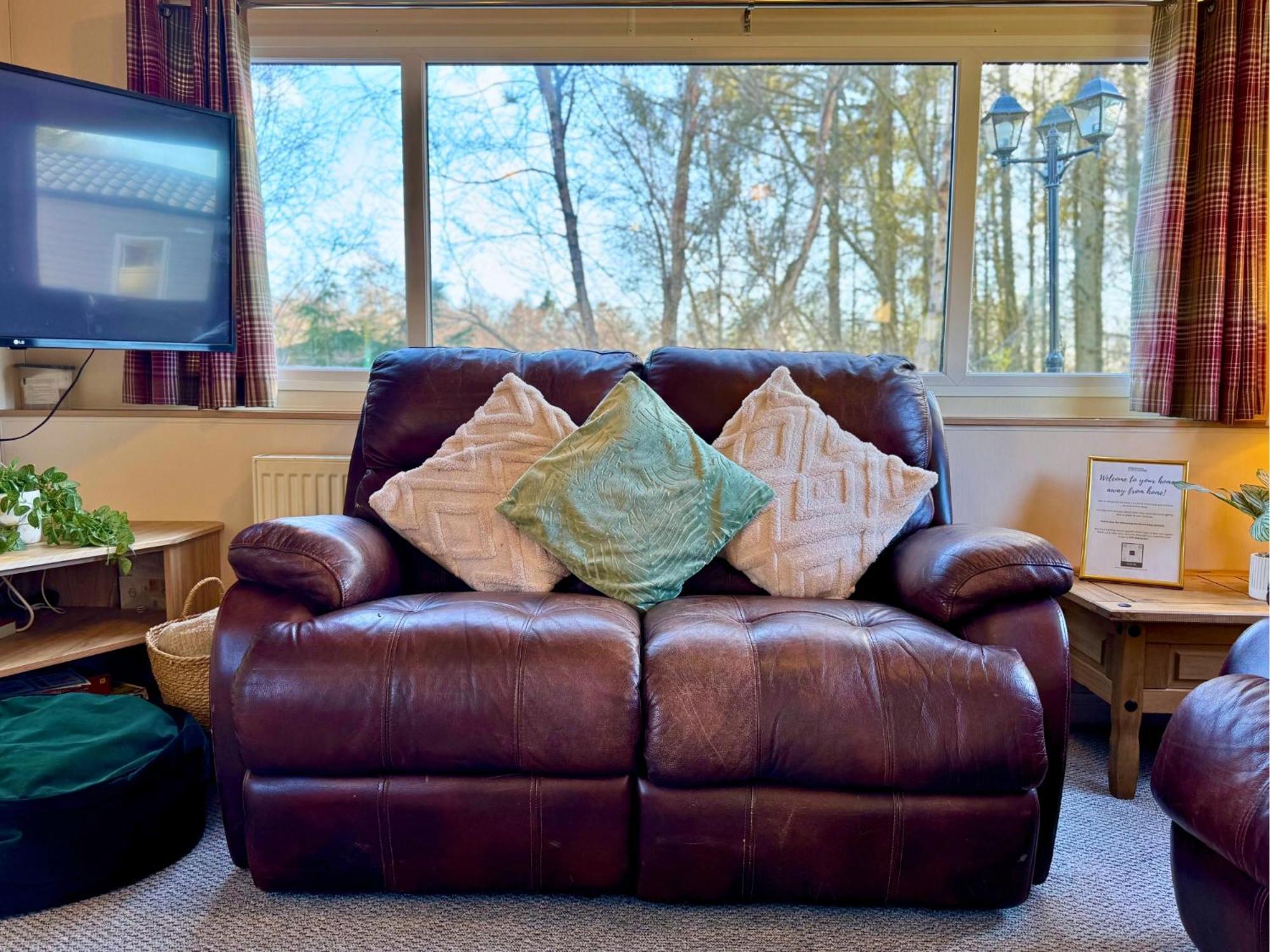 Lovely Private Hot Tub With Free Golf Holiday home