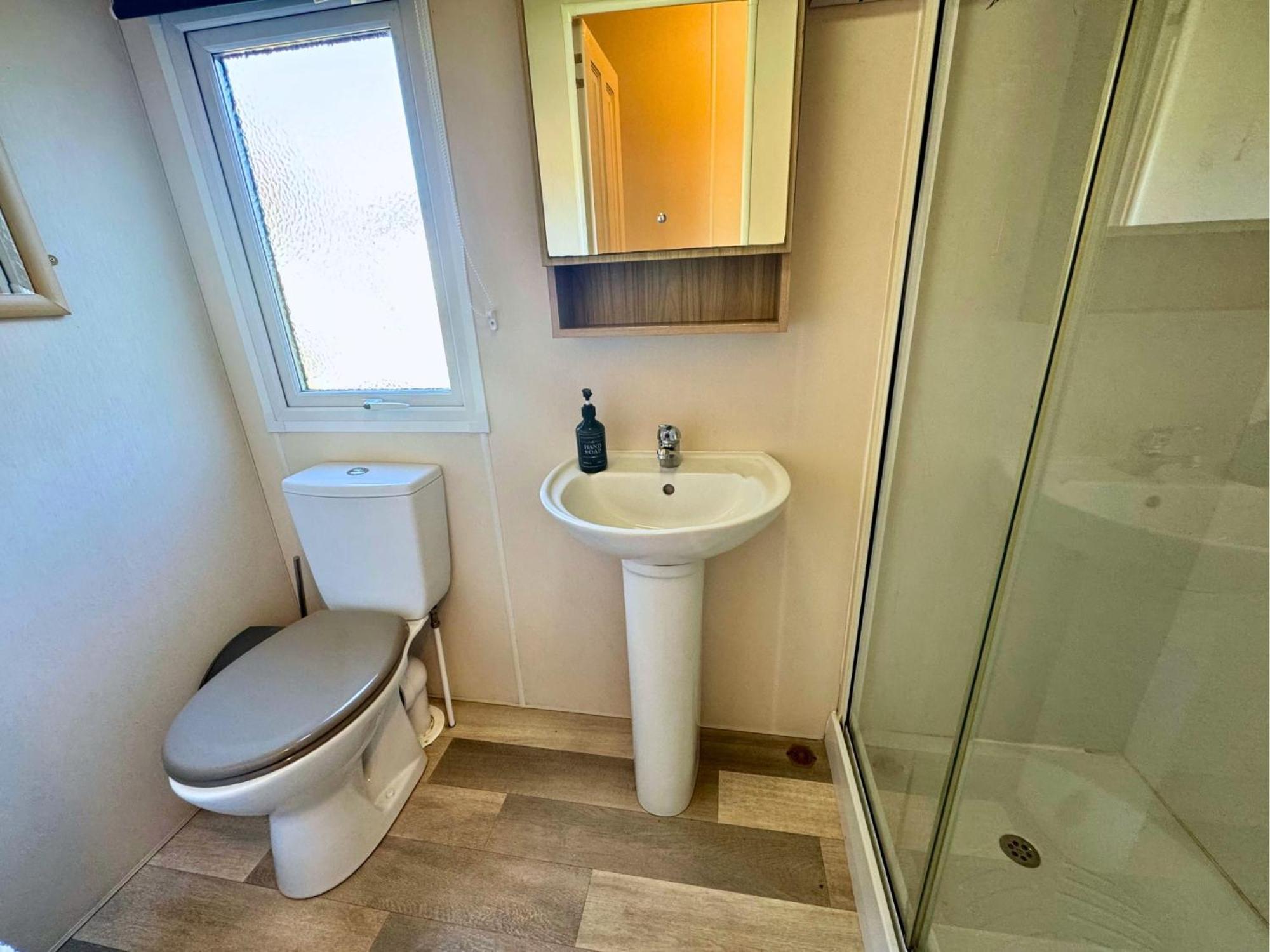 Holiday home Lovely Private Hot Tub With Free Golf *
