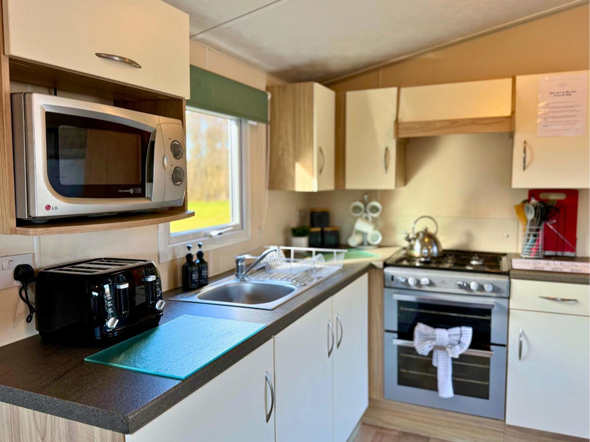 Lovely Private Hot Tub With Free Golf Holiday home *