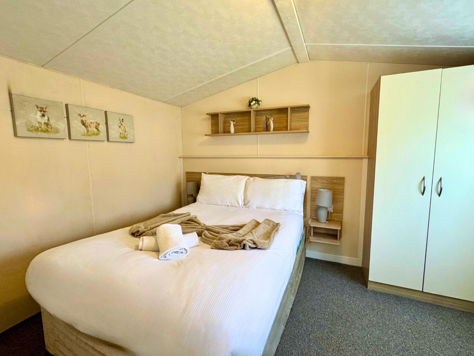 Holiday home Lovely Private Hot Tub With Free Golf