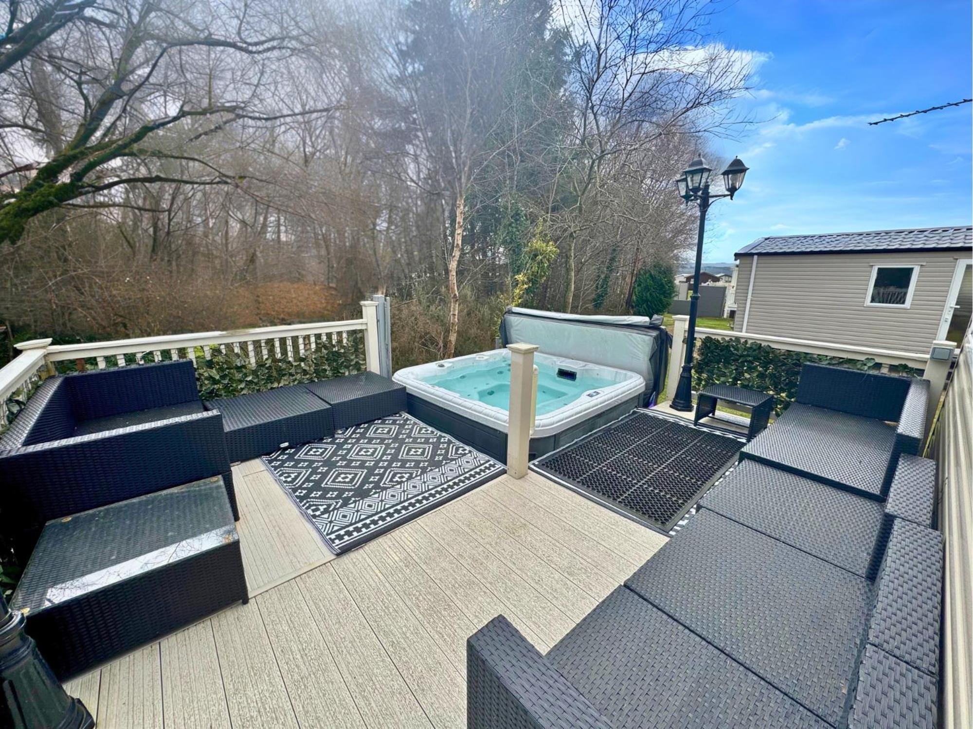 Holiday home Lovely Private Hot Tub With Free Golf *